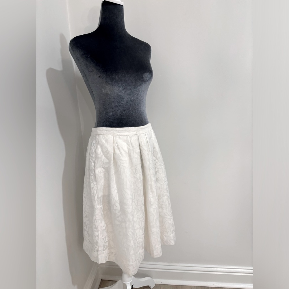 J. Crew White Skirt With Floral Overlay Size 6 - Picture 2 of 11
